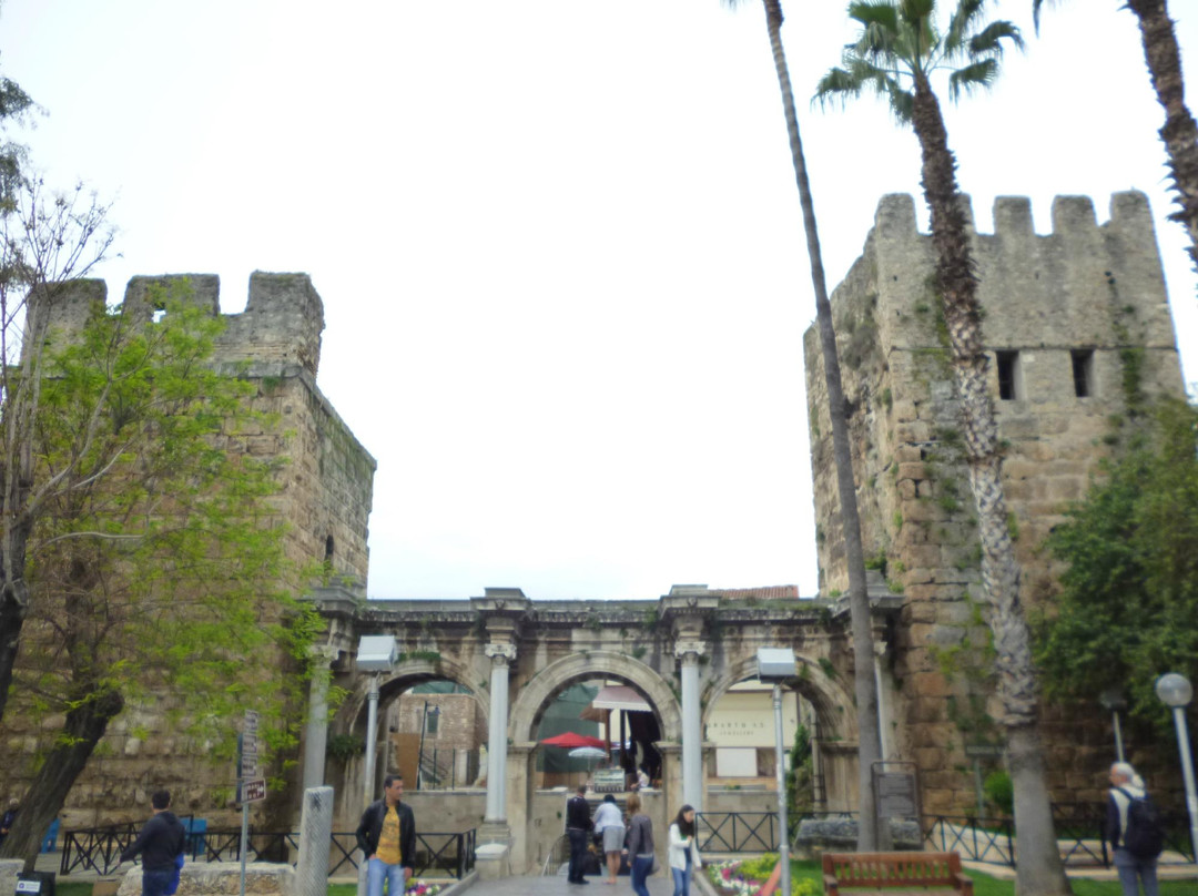 Hadrian's Gate景点图片