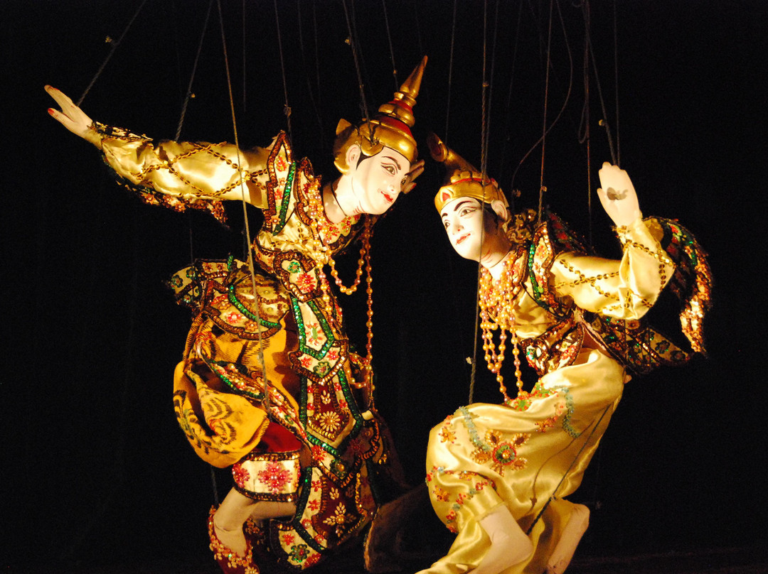 Htwe Oo Myanmar Puppet Show-仰光必去景点