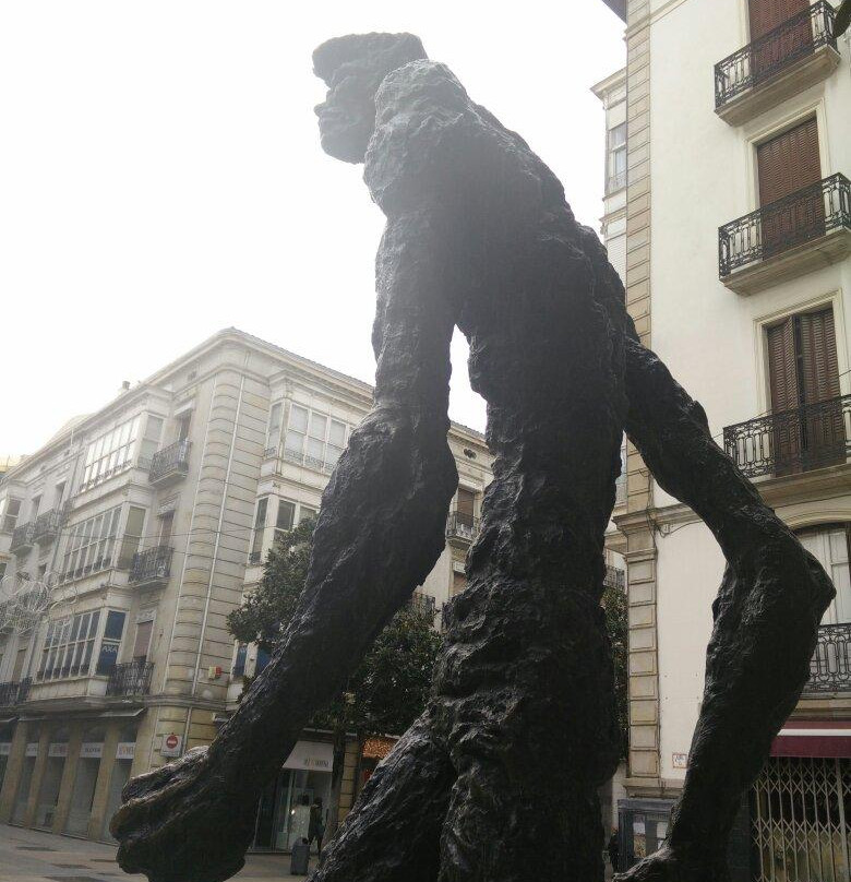 Estatua de El Caminante景点图片