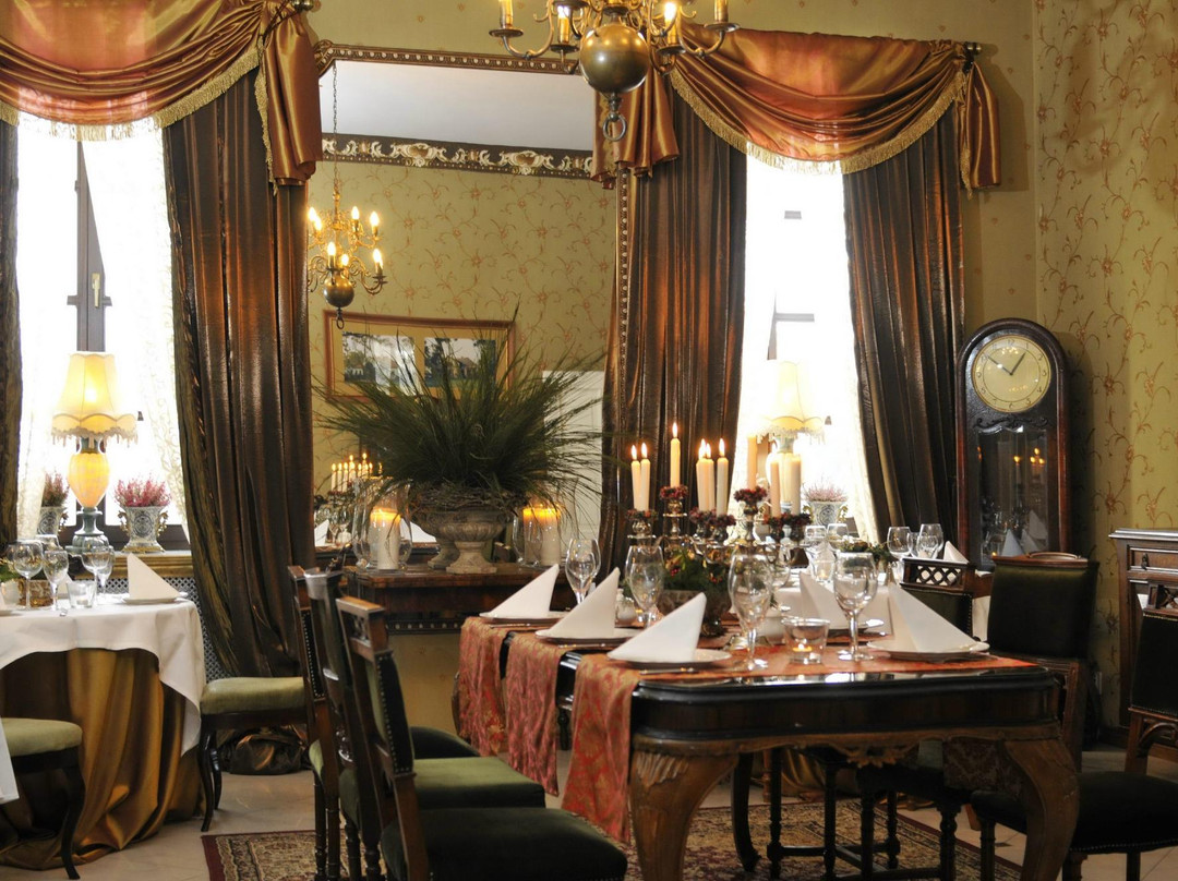 Brojce酒店住宿-Hotel Dwor Giemzow