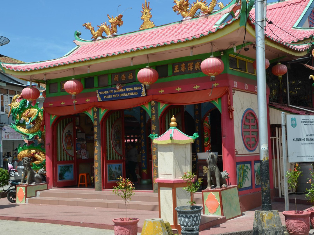 Tri Dharma Bumi Raya Temple-山口洋必去景点