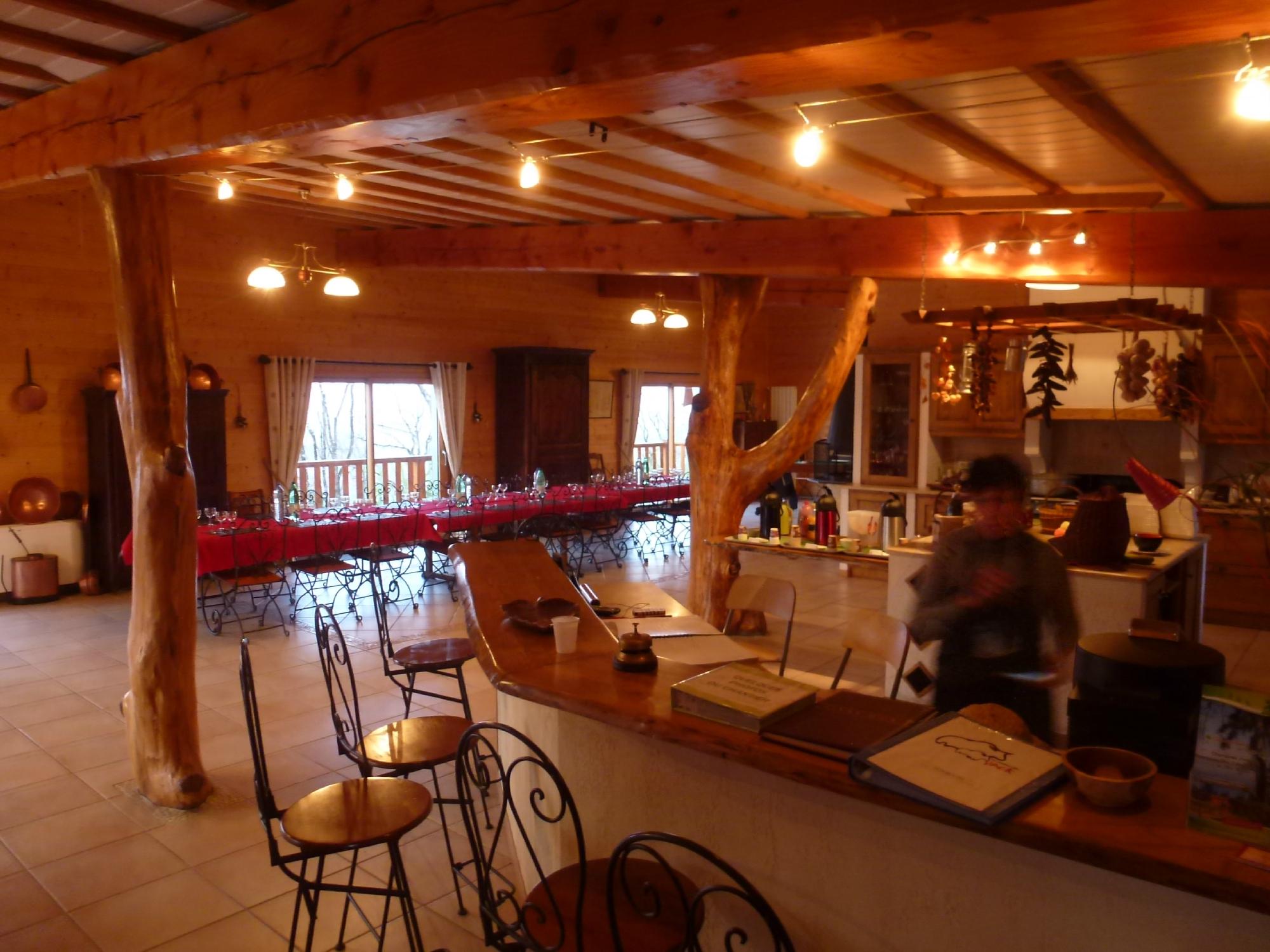 Les Sentiers Du Lac / Domaine De La Gaïa-餐饮