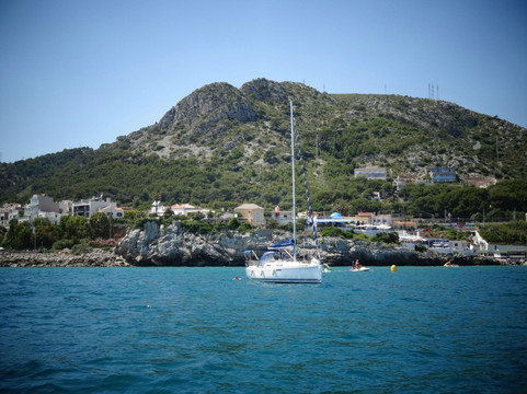 Aurum Yacht-卡斯特尔德费尔斯必去景点