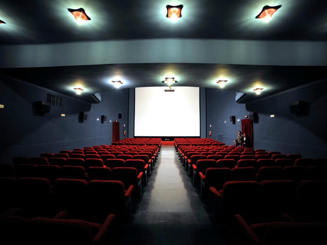 Esenta旅游景点-Supercinema