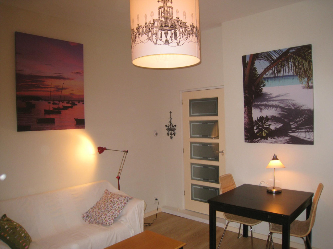 Little Amsterdam主图