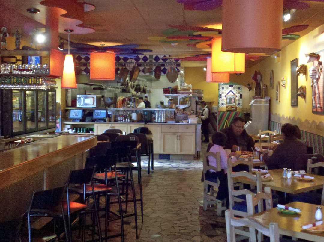 La Casa De Isaac & Moishe