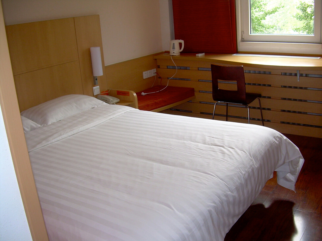 北京宜必思酒店东大桥店主图