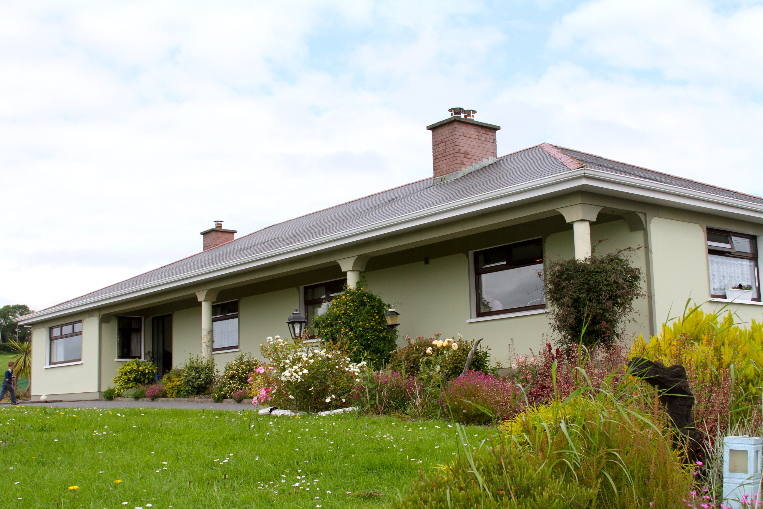 Dromin Farmhouse-客卧