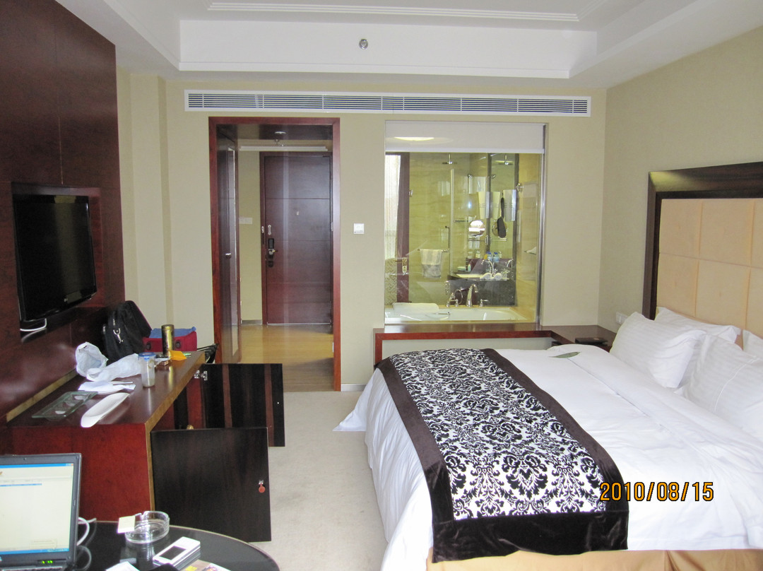 莱凯斯汀花园酒店主图