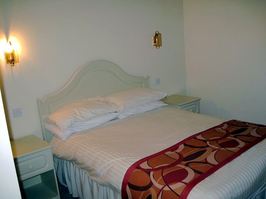 Empire Travel Lodge-客卧