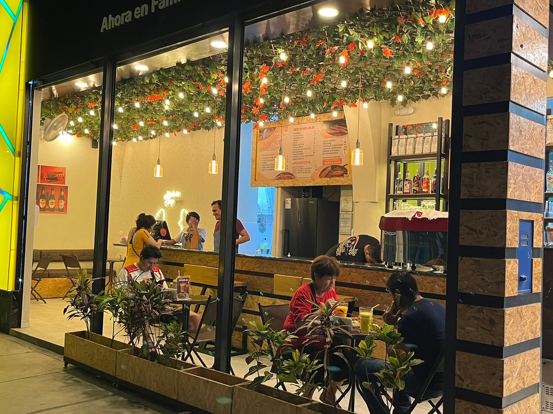 胡宁大区餐馆和美食-Café El Colono Satipo