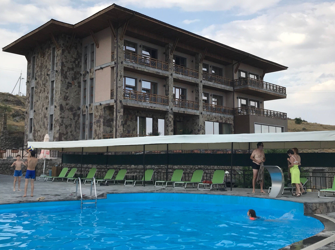 Amberd Hotel主图