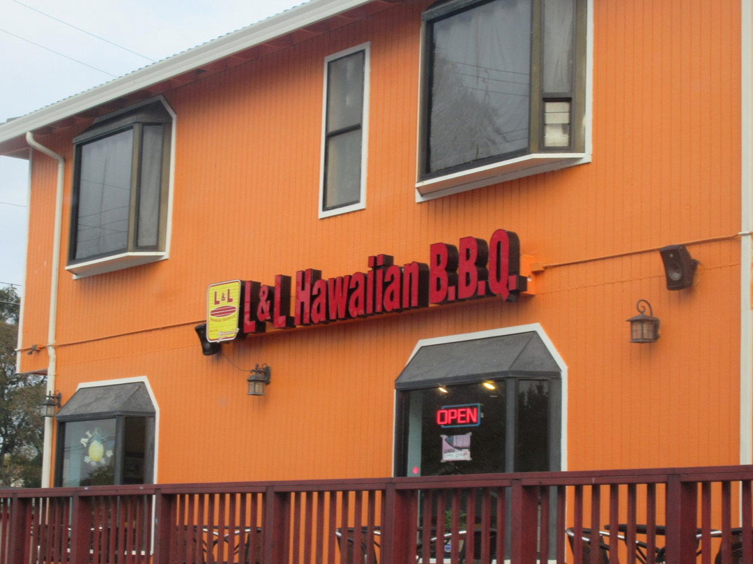 L & L Hawaiian Barbecue