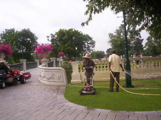 Tevaraj-Kanlai Gate-挽巴茵必去景点
