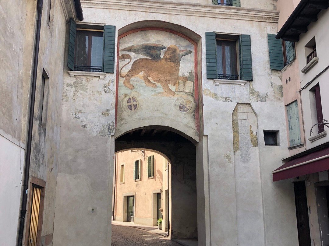 Porta Monticano-科内利亚诺必去景点