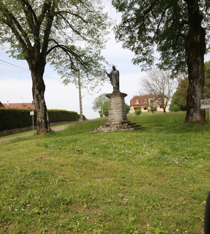 Statue Sacré-Cœur de Jésus à La Marre-La Marre必去景点