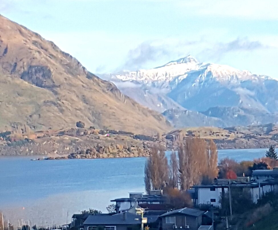 湖景汽车旅馆主图