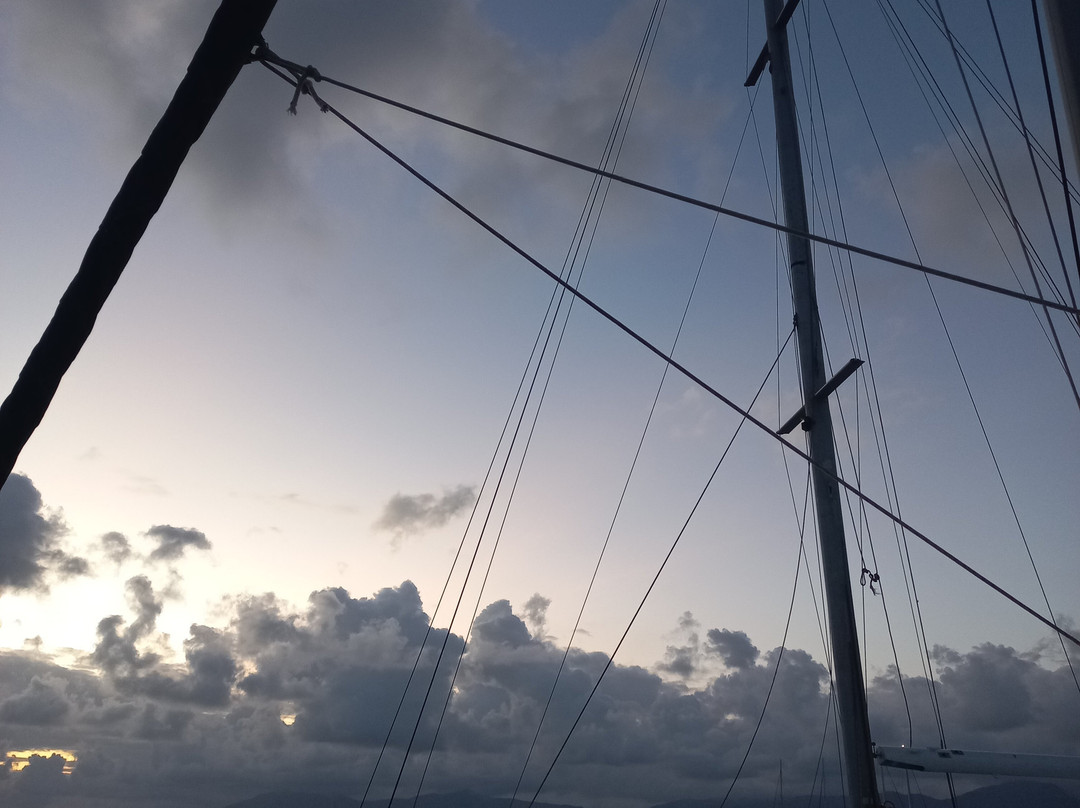 Haya catamaran Nautitech 395景点图片