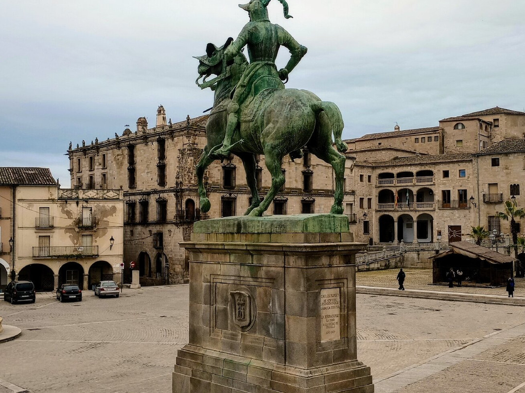 Estatua Ecuestre de Francisco Pizarro景点图片
