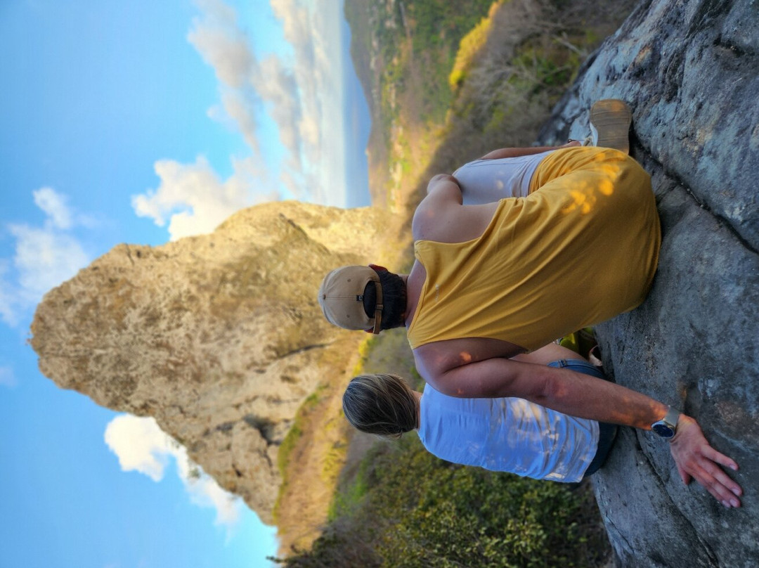 Trilha do Piquinho-费尔南多-迪诺罗尼亚群岛必去景点