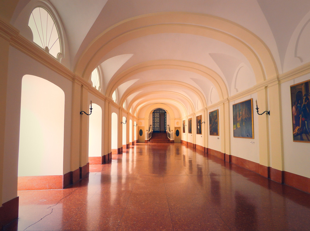 Badia della Santissima Trinita'景点图片