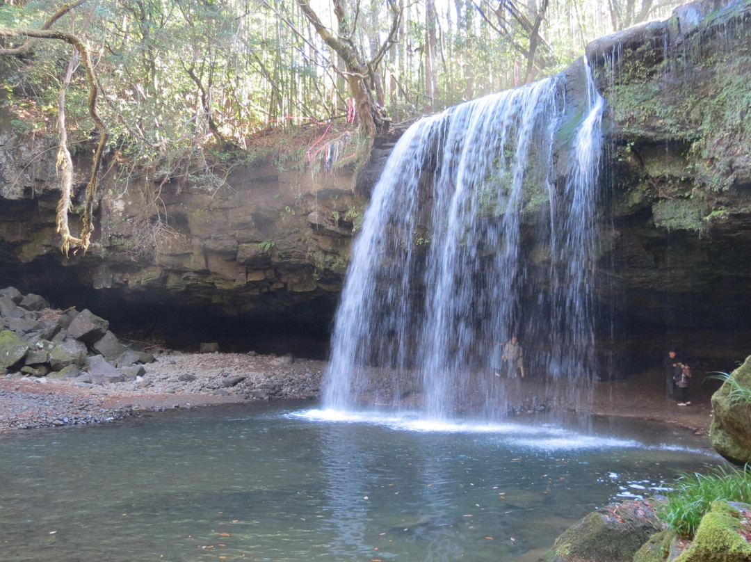Nabegataki Falls-小国町必去景点