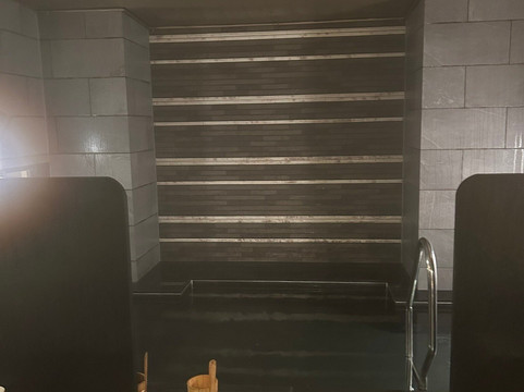 东舞鹤超级酒店