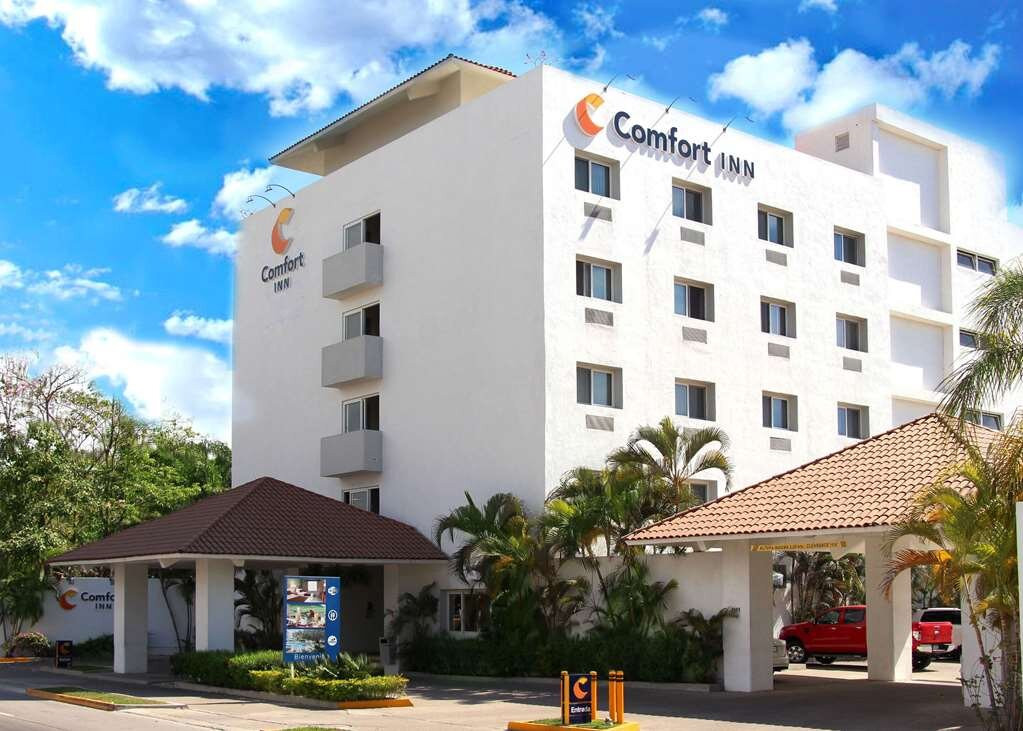 Comfort Inn Puerto Vallarta Golfside & Marina主图
