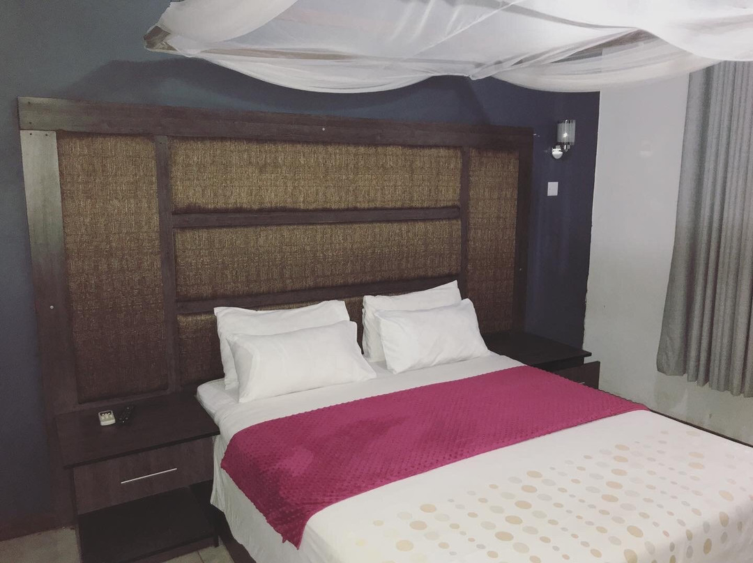 Gold Card Executive Lodge