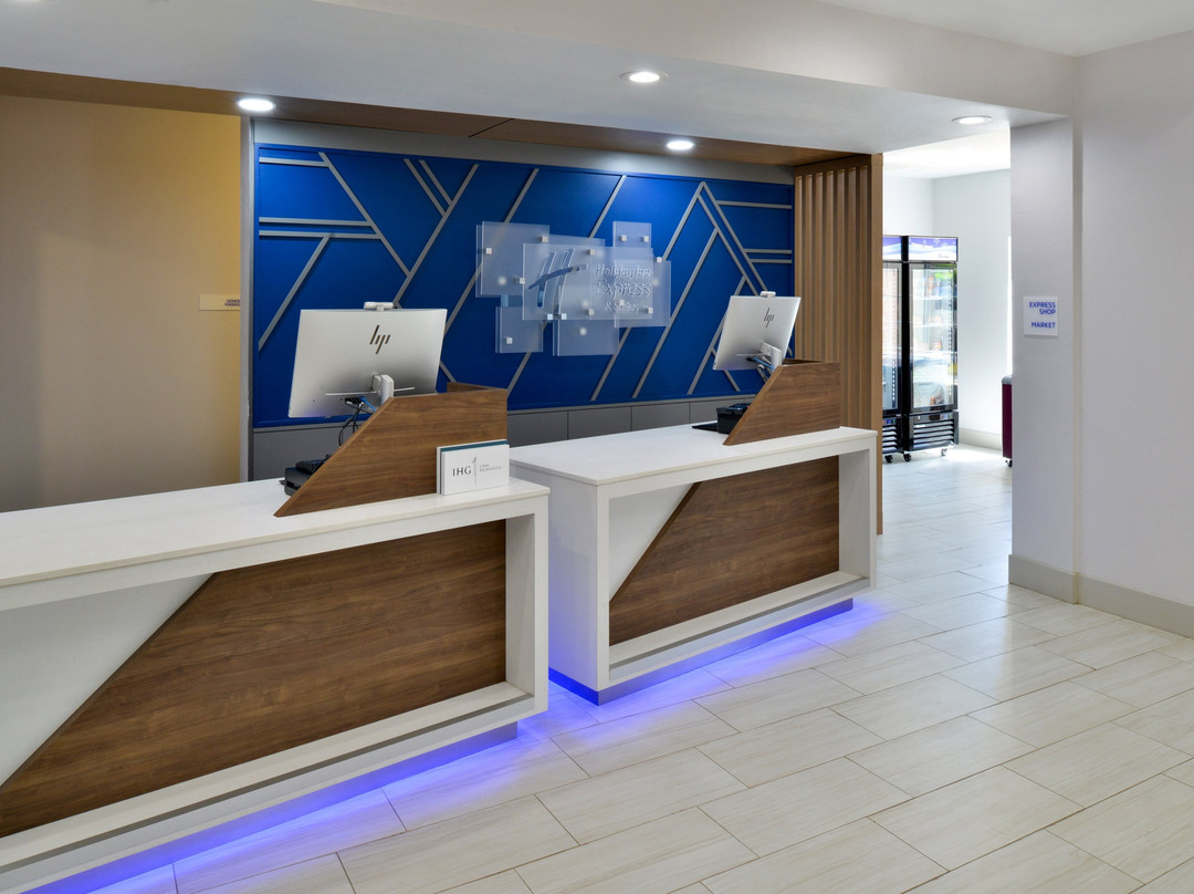 Holiday Inn Express & Suites Carthage By IHG主图