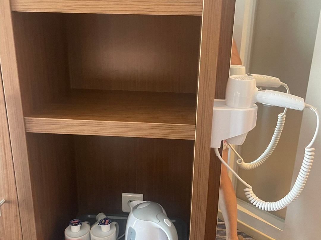 马德里莱冈斯快捷假日酒店主图