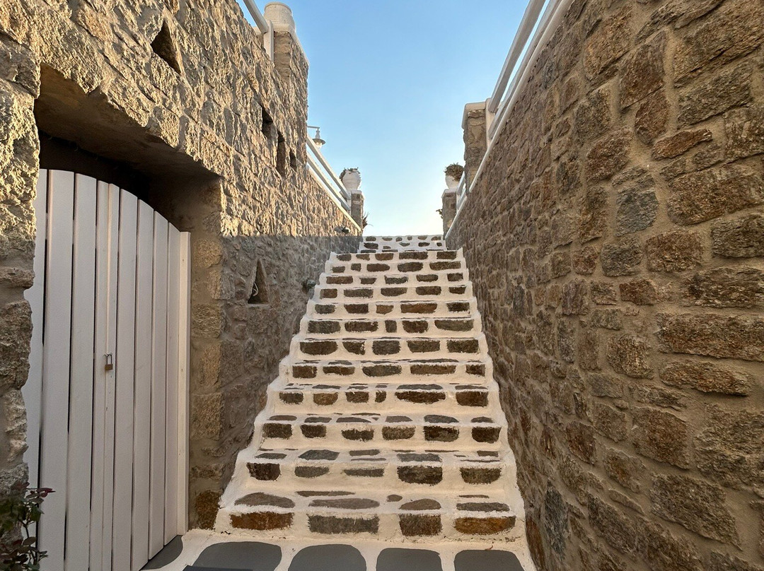 Eleni's Village Suites主图