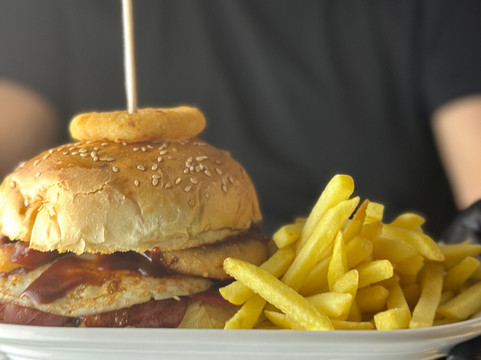 Chapa Quente - Brazilian Traditional Burger