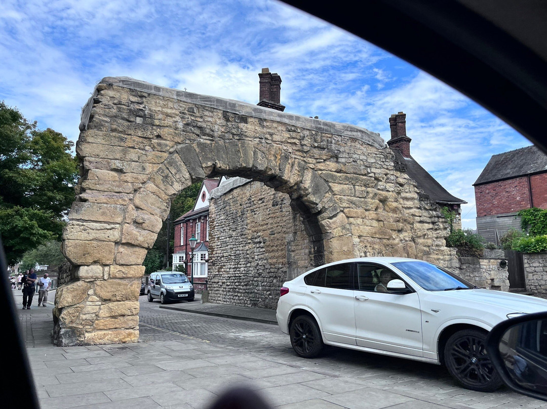 Newport Arch景点图片