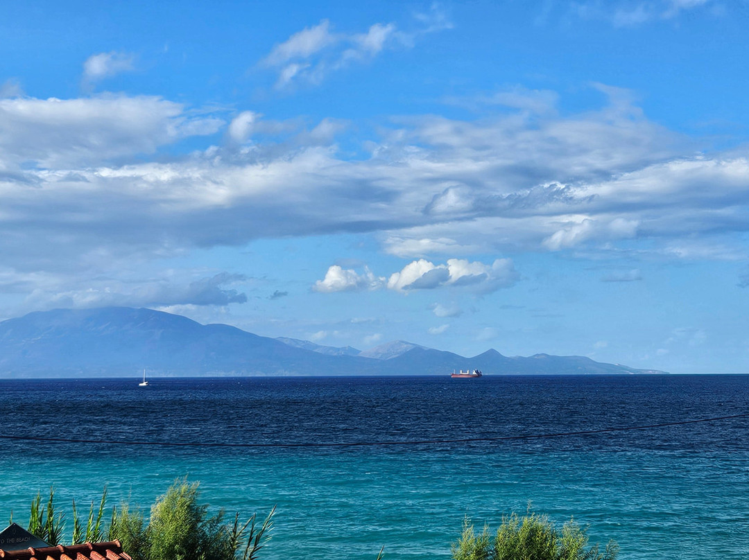 Achillion Apartments主图