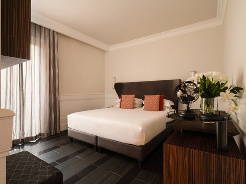 纳沃纳宫酒店主图