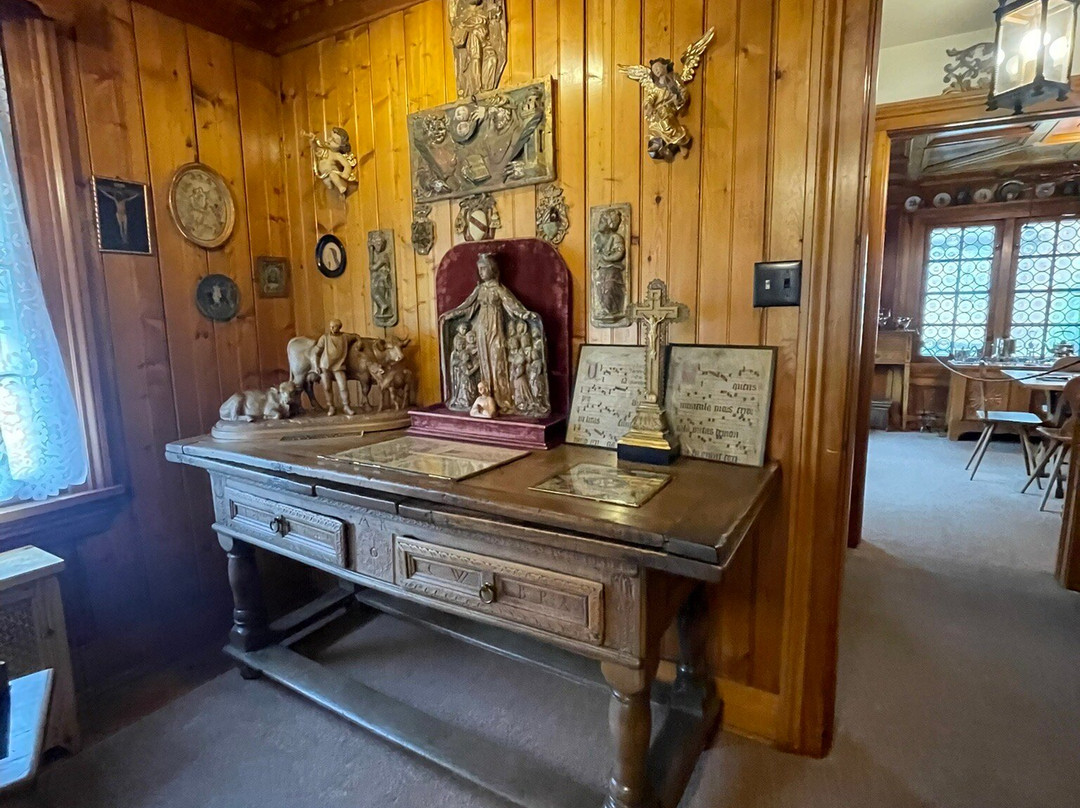 Chalet of the Golden Fleece Museum景点图片