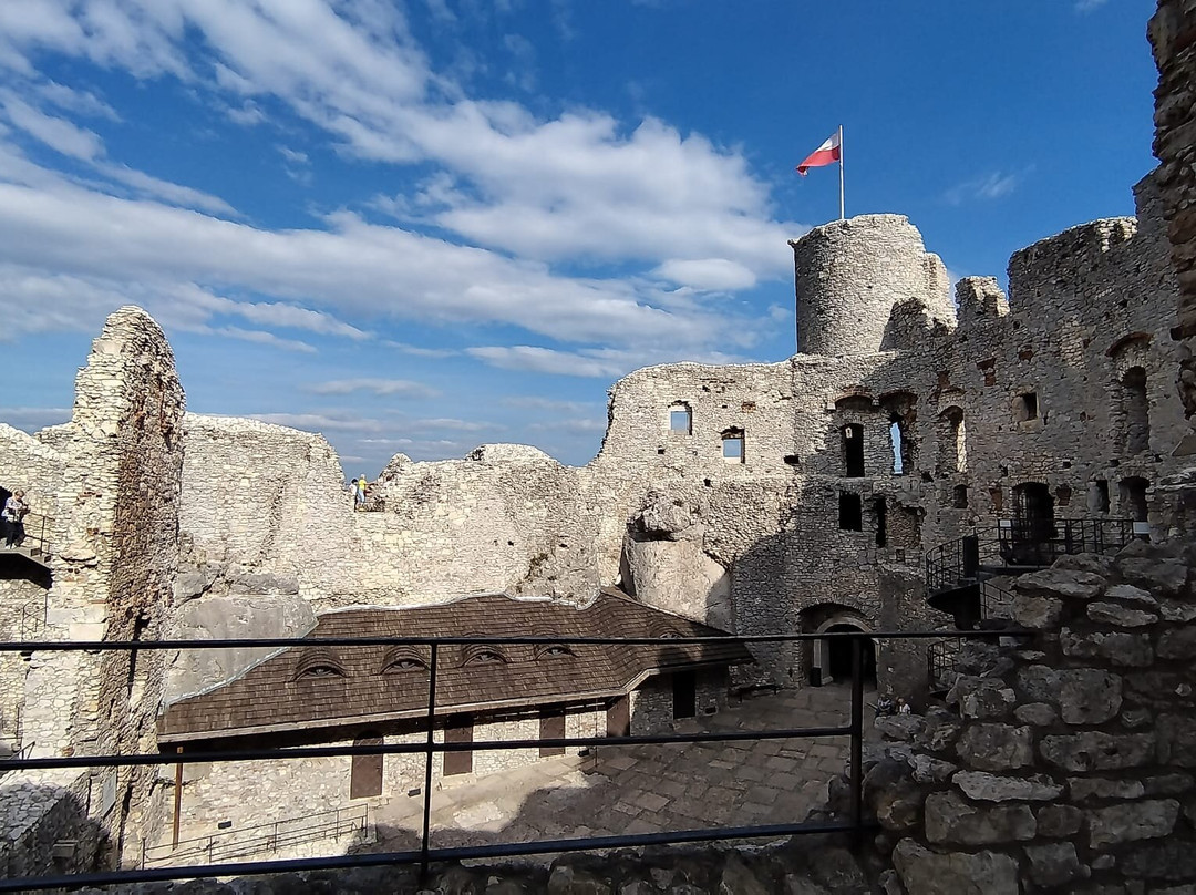 Ogrodzieniec Castle-Ogrodzieniec必去景点