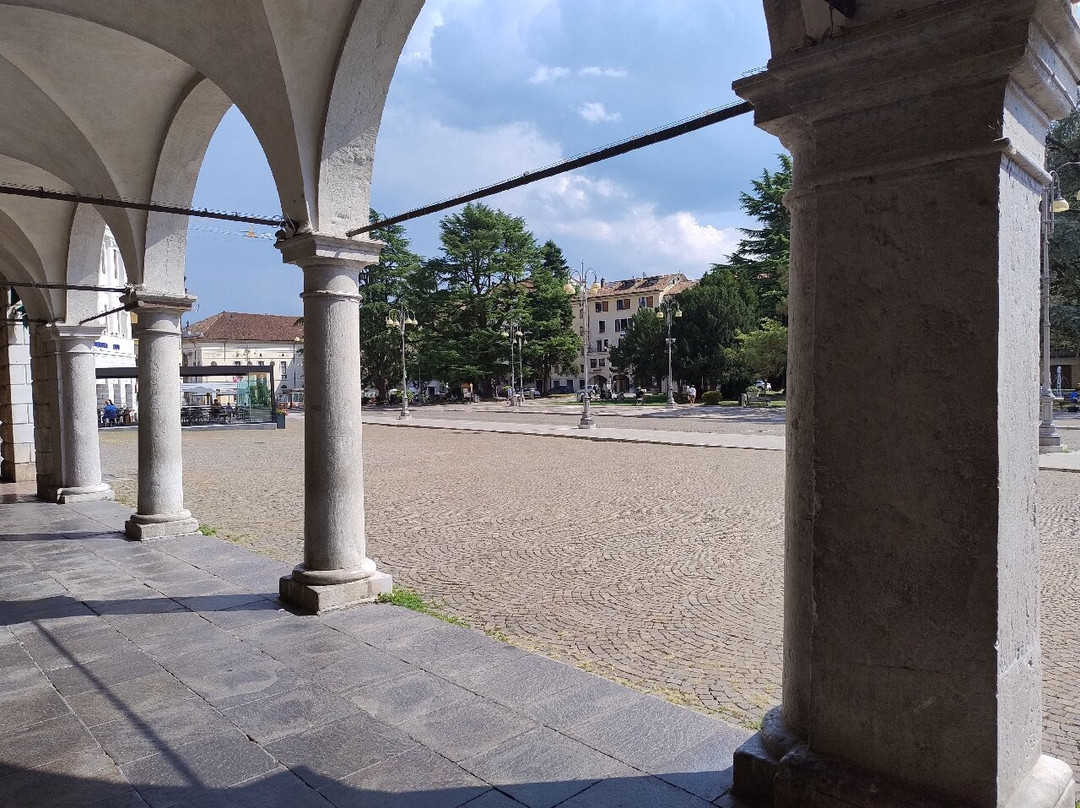 Piazza dei Martiri o Campedel景点图片