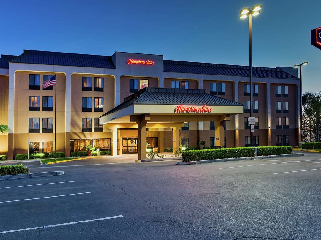 Spark By Hilton Bakersfield Central主图