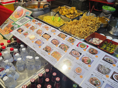 Chang Phuak Gate Night Market-清迈必去景点