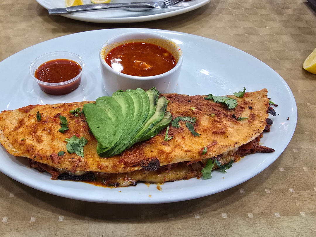 EL Toro Liquor & Taqueria