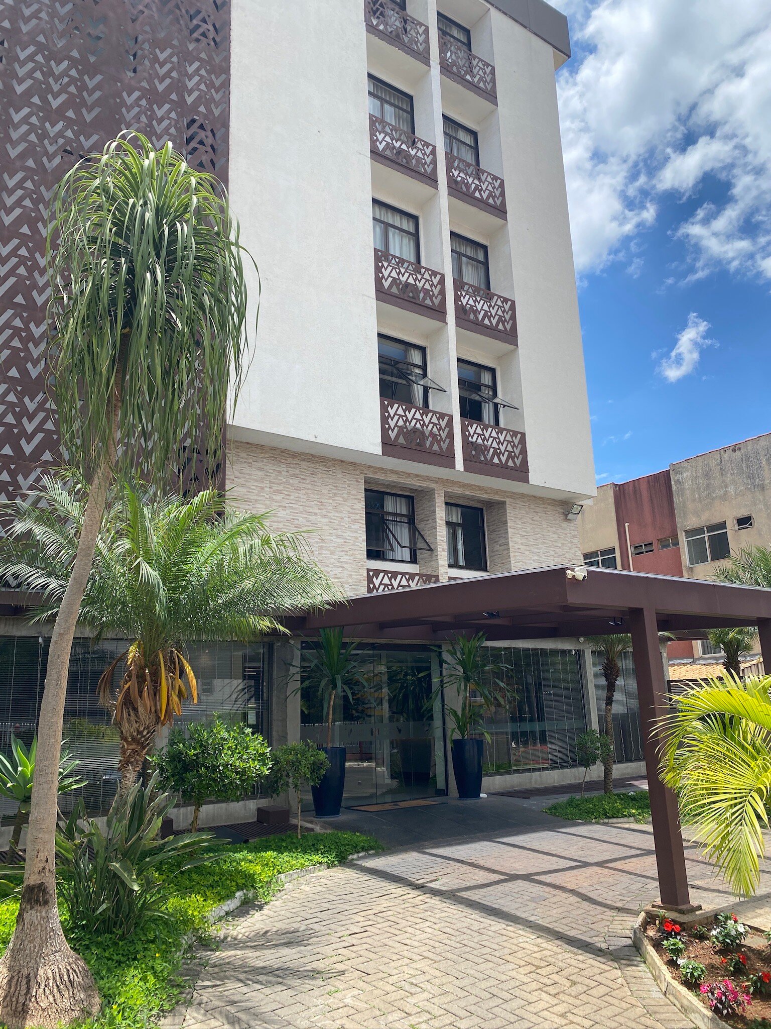 Vida Plaza Hotel-官方