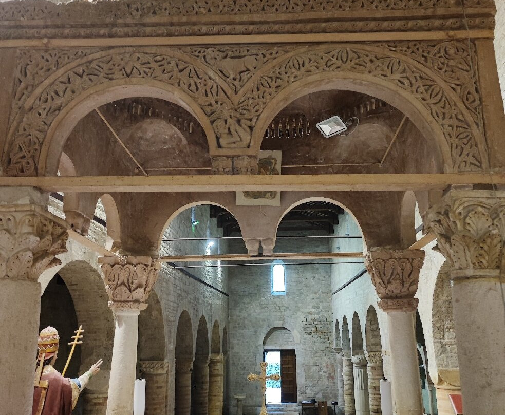 Chiesa San Clemente Al Vomano景点图片