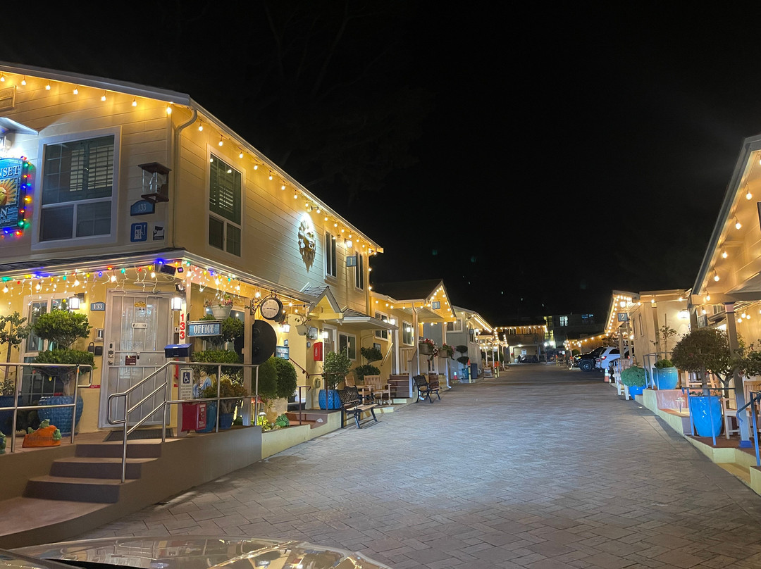 太平洋丛林日落酒店主图