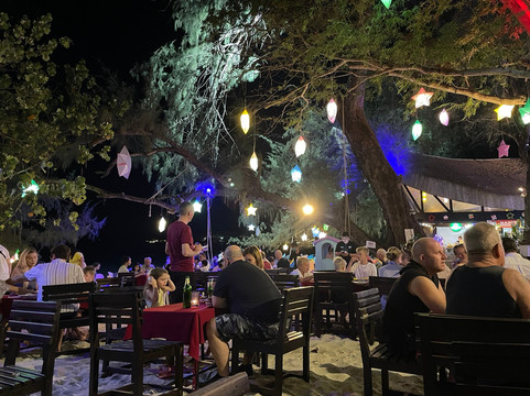 阿瓦塔尔度假酒店主图