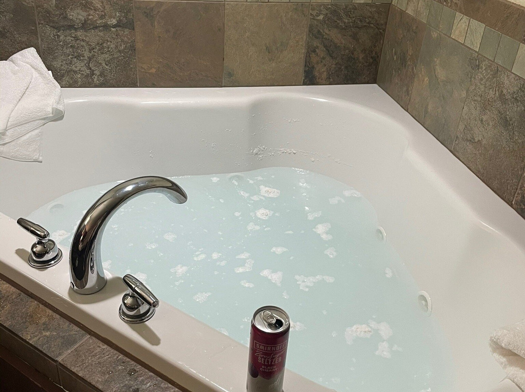 AmericInn by Wyndham Dickinson主图