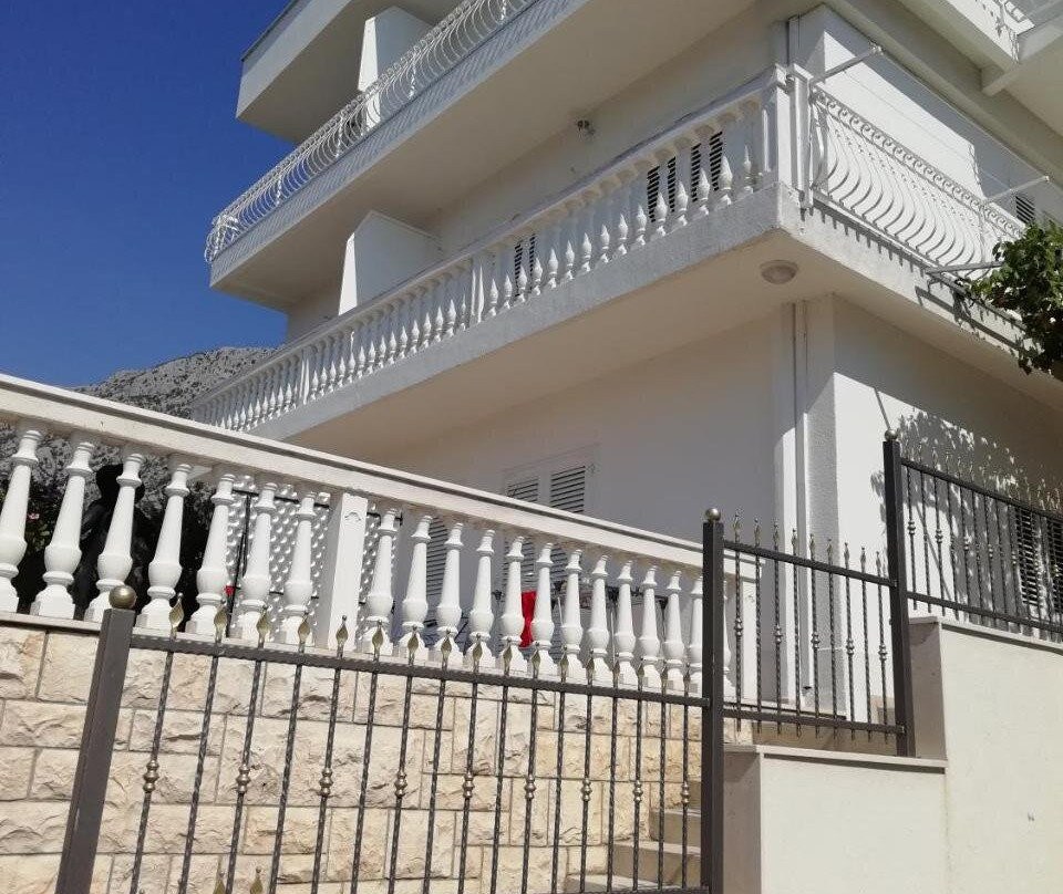 Apartment Villa Bajna