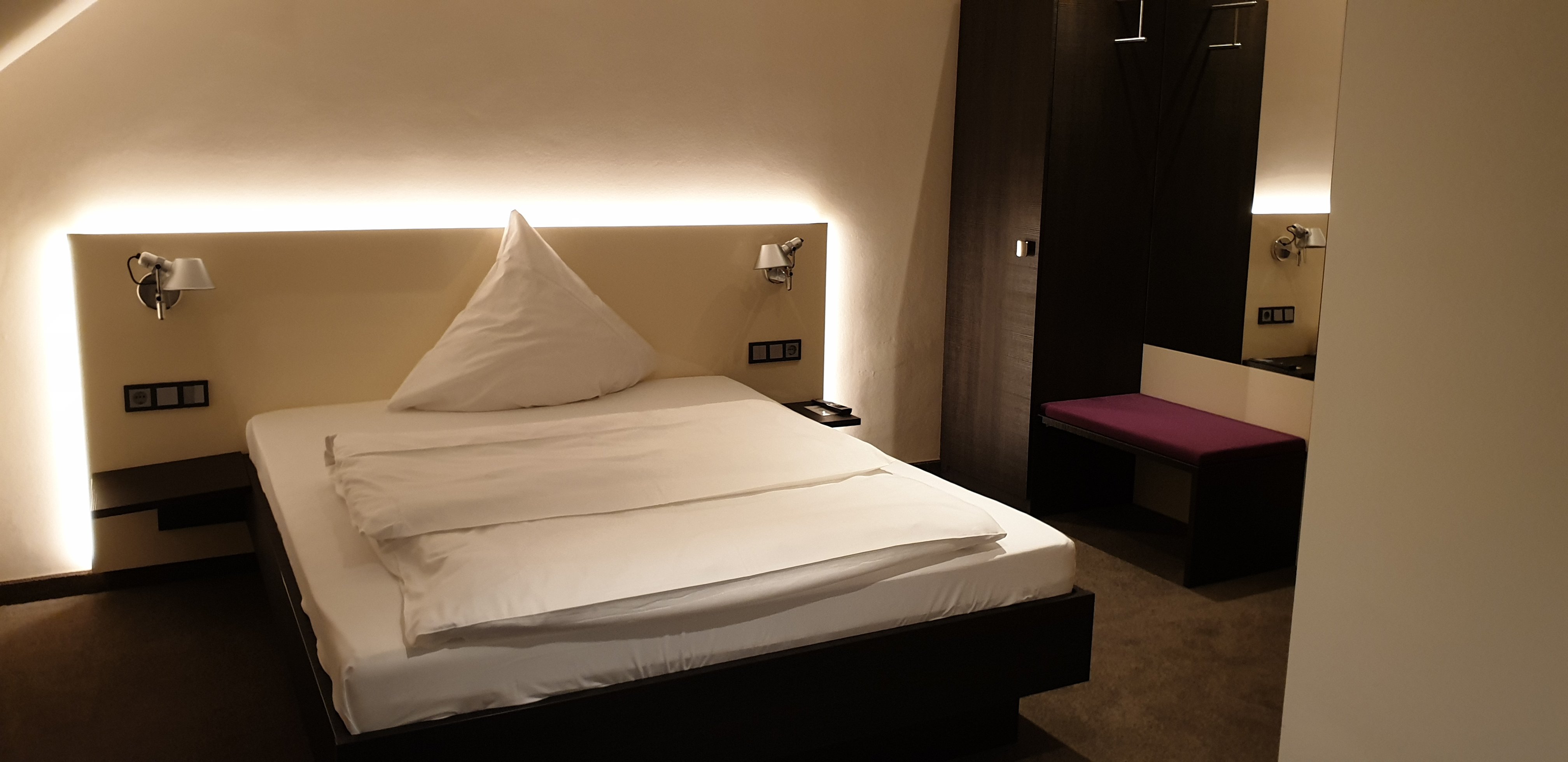 Hotel Am Berg Esslingen-官方