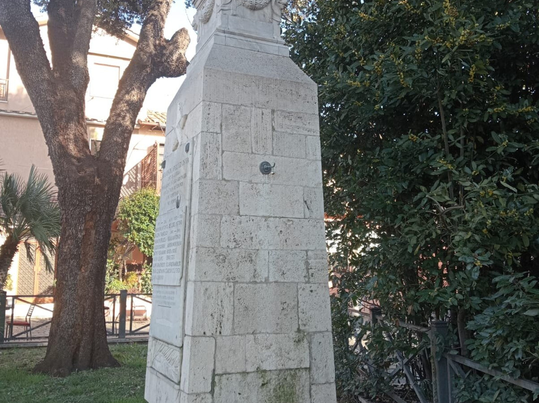 Monumento Ai Caduti Di Ostia-Ostia Antica必去景点